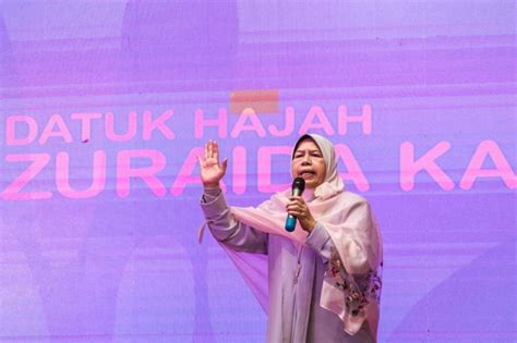 Zuraida Better Off Taking Political Journey Beyond Pbm Say Analysts Malay Mail