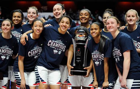 Connecticut Women Get Home Edge And Top Seed The New York Times