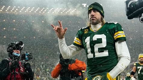 Aaron Rodgers cosplays Nicolas Cage's 'Con Air' on first day of Packers ...