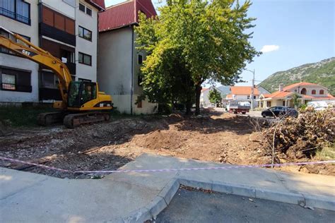 Cetinje Zapo Eti Radovi Na Ure Enju Parkinga U Naselju Gipos