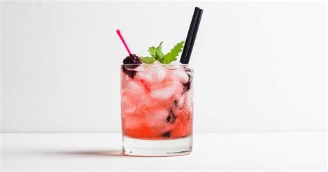 10 Fantastic Blackberry Brandy Drinks - Cocktails Cafe