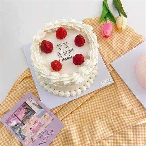 10 Ide Desain Korean Cake Untuk Merayakan Hari Spesial