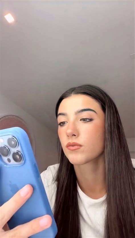 Charli d amelio biography real name age career and net worth find it ...