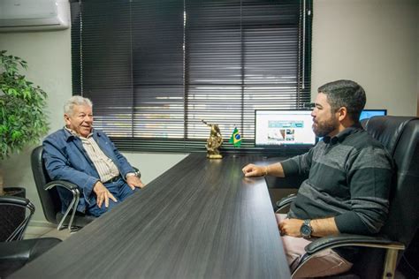 Pré candidato à Prefeitura Scanavaca visita o Portal da Cidade Umuarama