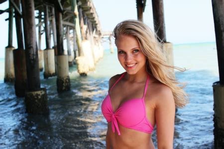 Hot Sexy Emilie Marie Nereng Bikini Pics