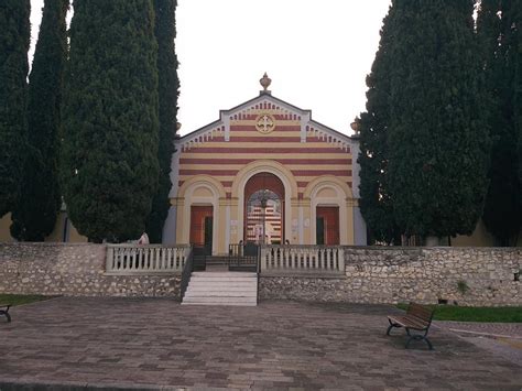 Continuano I Furti Di Fiori Al Cimitero Di Montorio