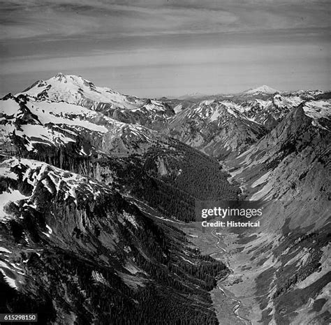 Glacial Trough Photos And Premium High Res Pictures Getty Images