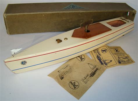 Pin By Eric Turgeon On Canot De Bassin Model Boats Building Toy