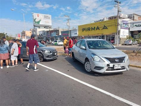 M Ltiple Choque En La Ej Rcito Mexicano Deja Un Prensado Y Caos Vial