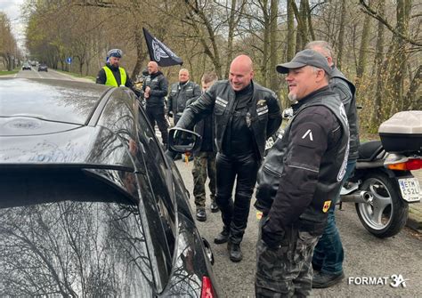 Patrz W Lusterka Motocykle S Wsz Dzie R Wnie W Tomaszowie