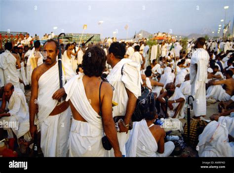 Makkah Saudi Arabia Mina Hajj Pilgrims Stock Photo - Alamy