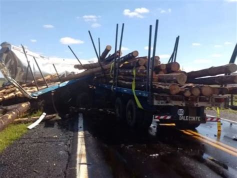 Murieron Todos Dos Camiones Cargados Chocaron En Plena Ruta Uno Volc