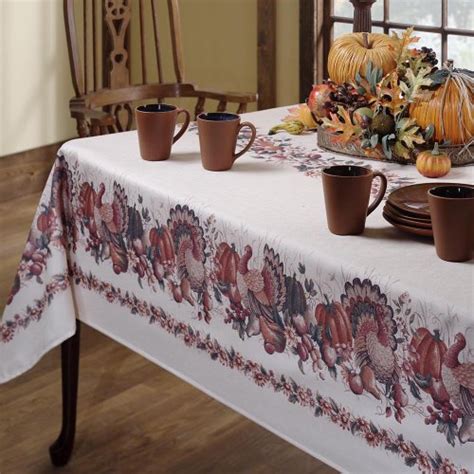 Great Fall Tablecloths To Take You All The Way Through Thanksgiving