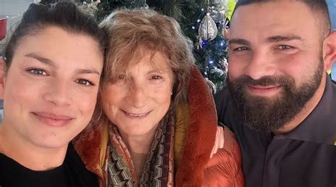 Emma Marrone Natale In Caserma Con Il Fratello Vigile Del Fuoco