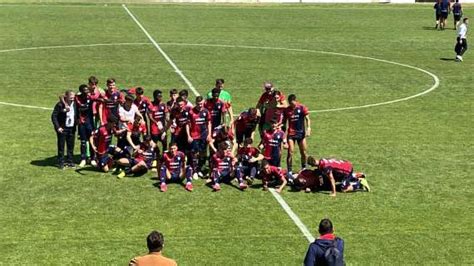 Primavera 1 Il Cagliari Celebra La Rimonta Contro L Atalanta Dove L