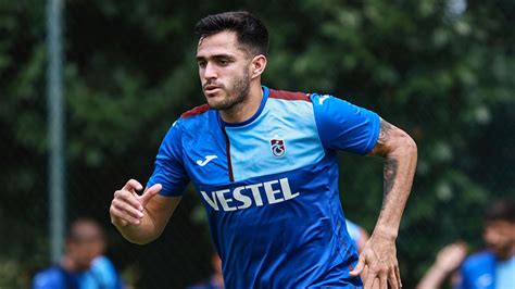 Trabzonspor Da Maxi Gomez Cadiz E Transfer Oldu