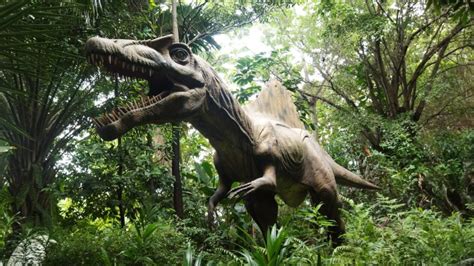 Berkenalan Dengan Dinosaurus Di Taman Legenda Keong Mas Tmii Siapa