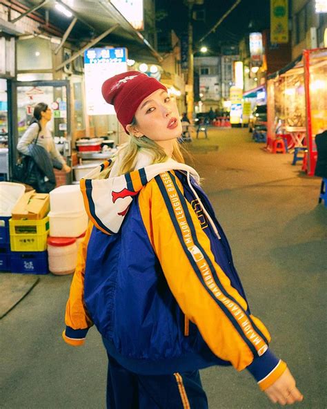 희주 Heejoo on Instagram MLBKOREA MLBCREW MLB롱패딩 메가로고롱패딩