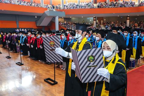 Dokumentasi Wisuda Universitas Negeri Malang Periode 133 Tahun 2022 28