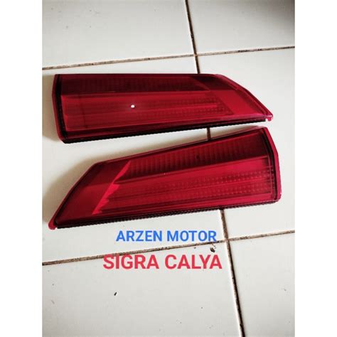 Jual Reflektor Bagasi Sigra Calya Tahun