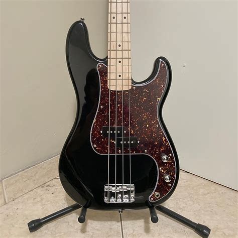 Squier Precision Bass 2010s Black Reverb