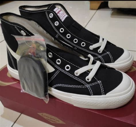 Sepatu Compass Gazelle High Black Fesyen Pria Sepatu Sneakers Di Carousell