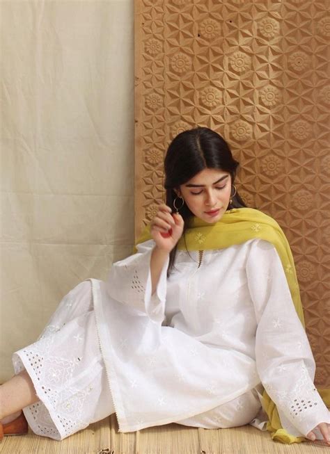 Pin By Noushin Shahid On Dresses Simple Pakistani Dresses Simple