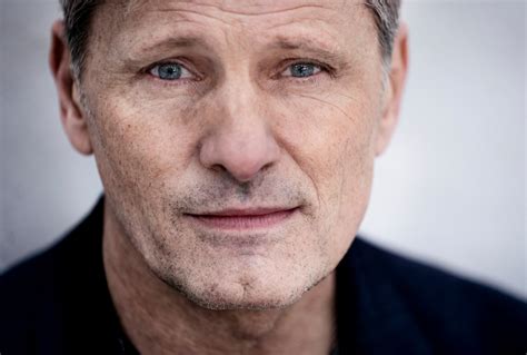 'Lord of the Rings' actor Viggo Mortensen defends decision to play gay ...