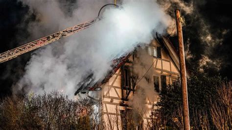 Brand Eines Einfamilienhauses 500 000 Euro Schaden Nach Brand In