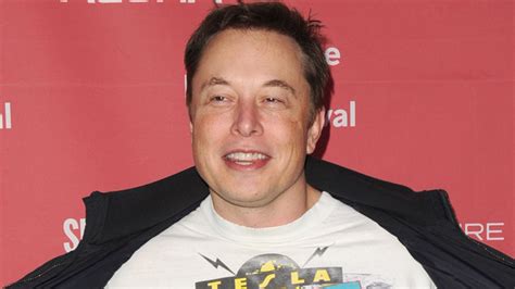 Elon Musk Explains Why You Wont See Solar Panels On Teslas Any Time Soon