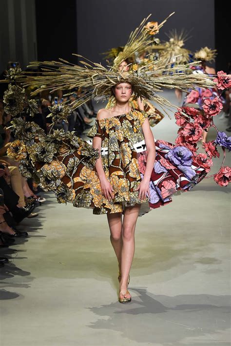 Fusion Of Effects Walk The Walk Viktor And Rolf Ss 2015 Haute Couture