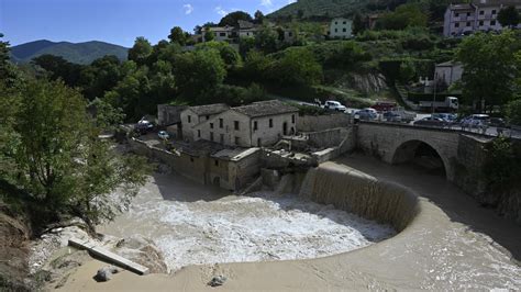 Floods in Central Italy Leave at Least 9 Dead - The New York Times