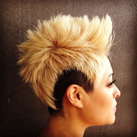 Pixie Mohawk. Super cute blonde, short haircut. I love how this turned ...