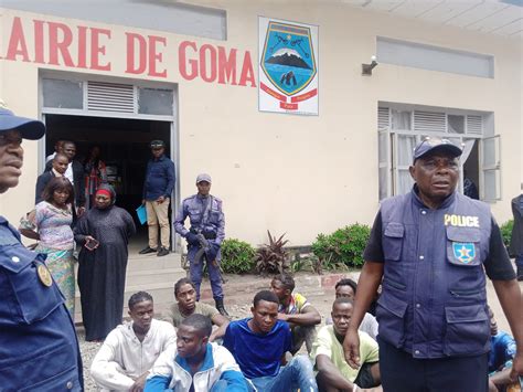 GOMA 13 présumés criminels présentés à la presse par la police Kivu