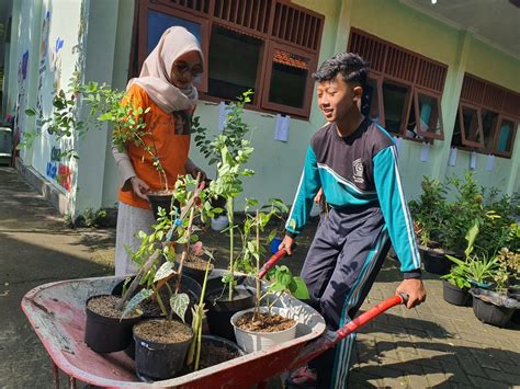 Adiwiyata MTsN Gresik