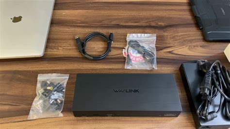 Trying Out The WAVLINK DisplayLink Quad Monitor Docking Station Both