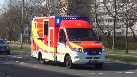 Neufahrzeug Auf Alarmfahrt In Hannover Rtw Rettungswache B Ren