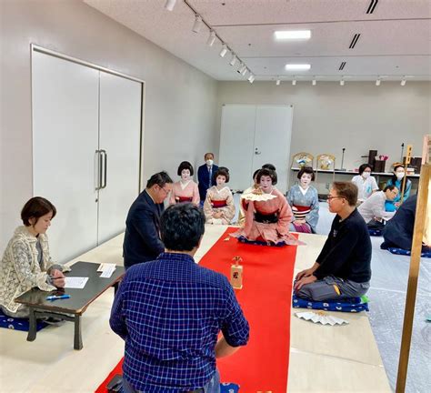 今日の浅草。 浅草公会堂1f展示ホールにて、雅の会「投扇興の集い」が開催されました… Kaminari5656