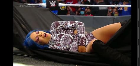 Sasha Banks In Pain Is So Hot Scrolller