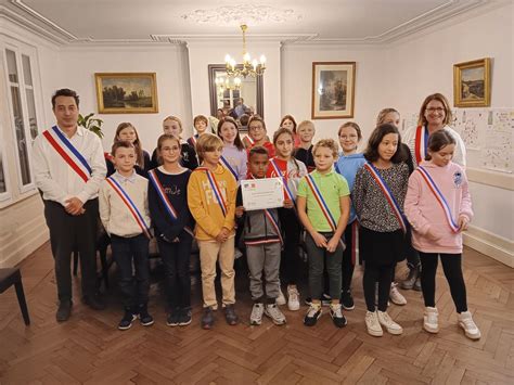 Izon Le Conseil Municipal Des Jeunes Est En Place