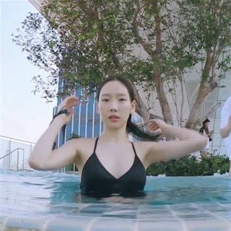 8 Hot Taeyeon Bikini Pics