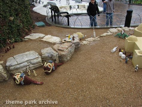 Star Wars Miniland at LEGOLAND California | Theme Park Archive