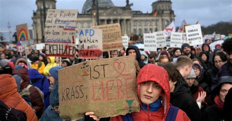 Germania Nuove Proteste Contro L Estrema Destra Mila In Piazza