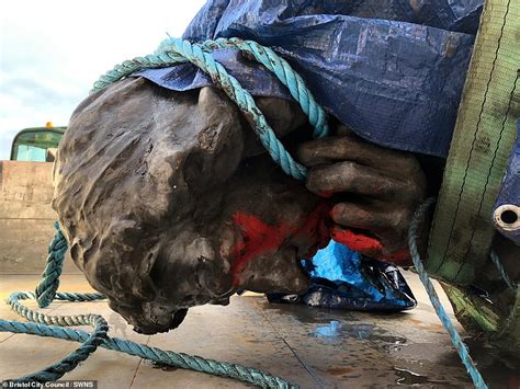 Edward Colson Statue Is Hauled From Bristol Harbour Daily Mail Online