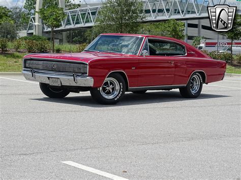 H Code 1966 Dodge Charger 426 Hemi Looks Like A Gentlemans Muscle Car Autoevolution