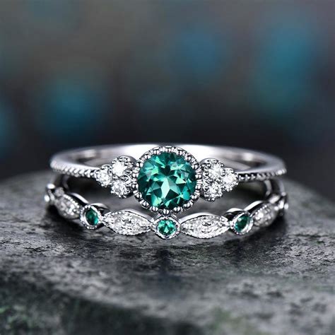 Emerald Birthstone Ring – GenieMania