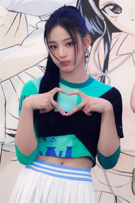 Love U Too Minji — Newjeans Minji Becomes A Successful Fangirl At