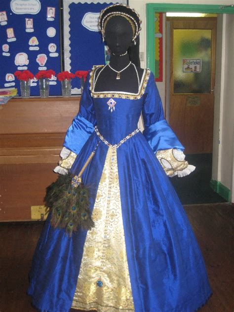 Tudors visit Thropton - Julia Renaissance Costumes