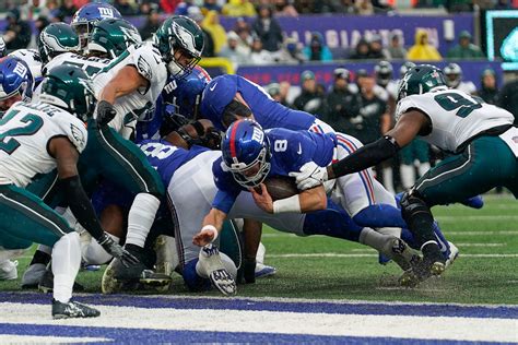 Studs and Duds from Giants 48-22 blowout loss to Eagles | amNewYork