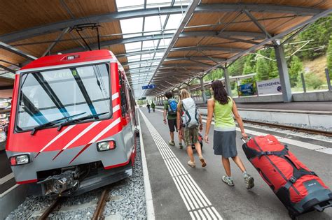 Using Swiss trains and busses for getting around in the mountains